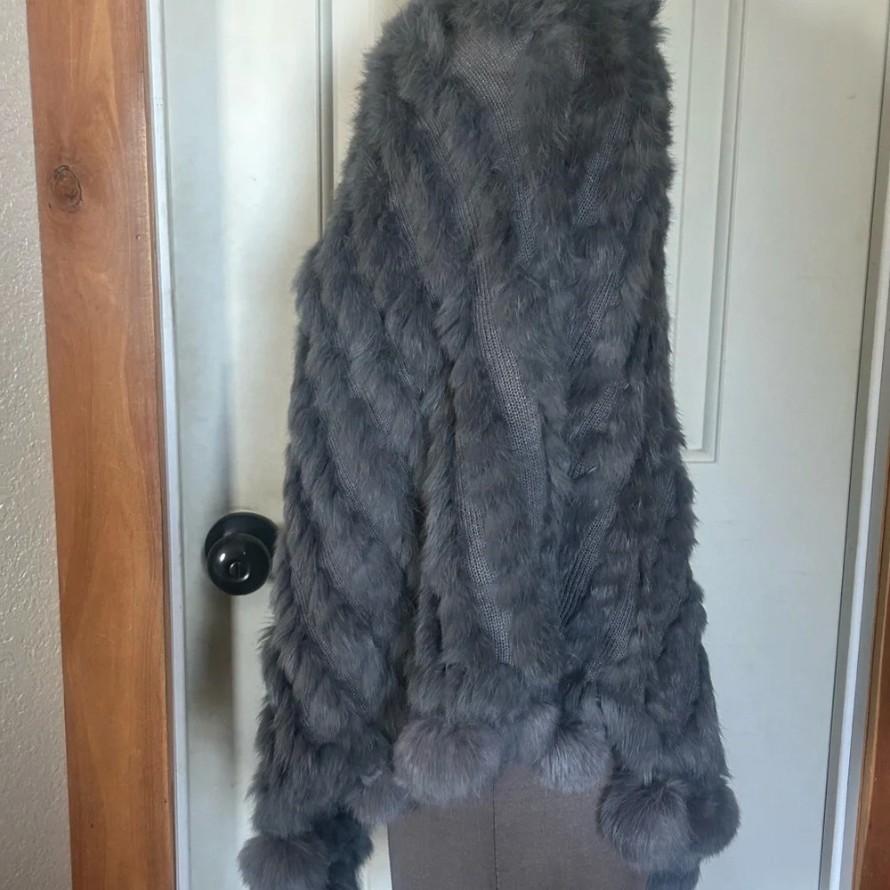 Cape/Poncho - Picture 3 of 10